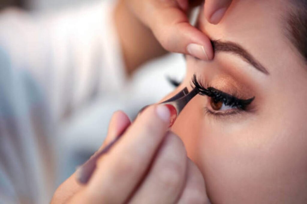 Everything You Need to Know About Eyelash Extensions Eyelash Extensions
